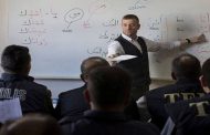 الشرطة التركية تتعلم اللغة العربية لتسهيل التواصل مع اللاجئين السوريين