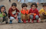 أطفال سوريون ينجون من الموت بعد لعبهم بقنبلة!