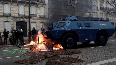بالمدرعات والغاز.. الشرطة الفرنسية تخمد احتجاجات 