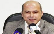 الحاكم السابق للمركزي يحذر من خطورة إفرازات الأزمة المالية اللبنانية على السوريين