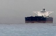 النفط يقفز بعد أنباء بشأن إلغاء واشنطن الاستثناءات من العقوبات على إيران