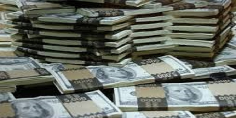 صحيفة محلية: 35 مليار دولار حجم الأموال السورية المهربة إلى 4 دول فقط!