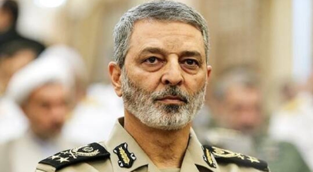 قائد الجيش الإيراني: نحتفظ بحق الانتقام من العدو على اغتيال فخري زادة