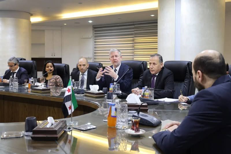 وزير الطاقة يبحث مع وفد من البنك الدولي دعم المشاريع في قطاعات عدة